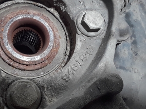 VOLVO XC70 (2000–2007) Front wheel hub 9461943 - 2