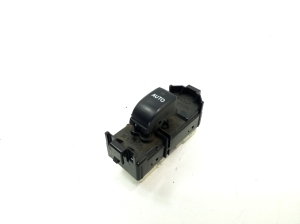   Rear side door glass switch 