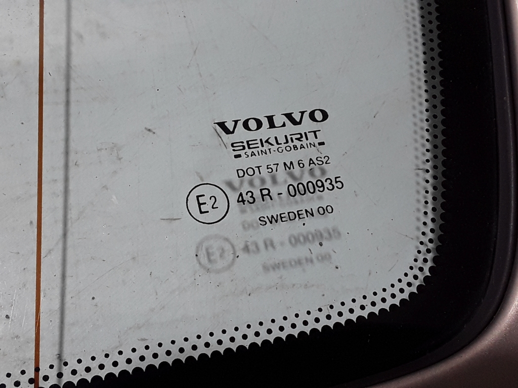 VOLVO XC70 2 generation (2000-2007) Стекло правого заднего бока 30664652 22407692
