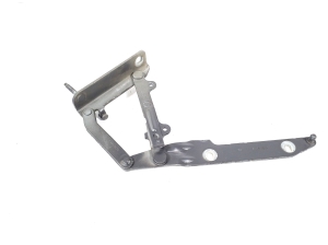 Hood hinge - LR018696
