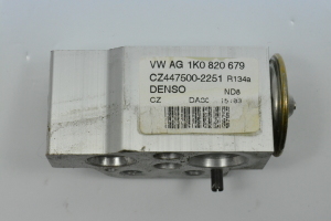 Volkswagen Passat B7 (2010–2014) Muu klapp 1K0820679 - 5