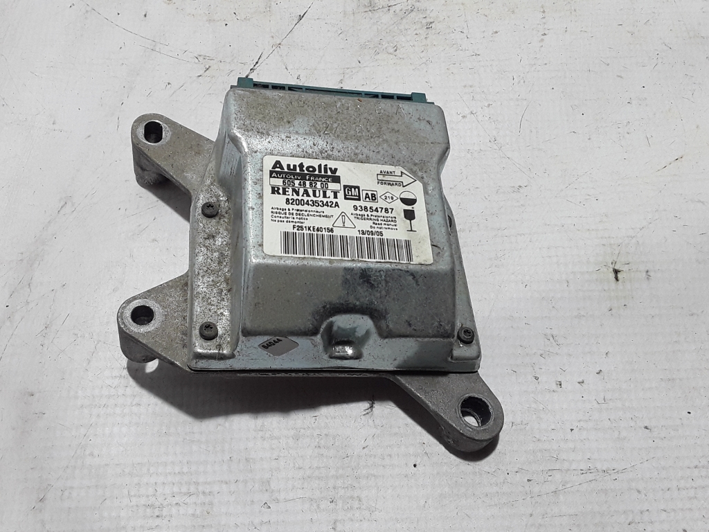 Used Opel Vivaro Airbag module 8200435342