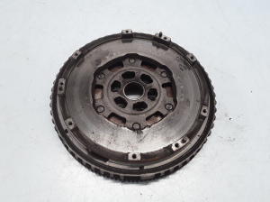  Clutch flywheel 