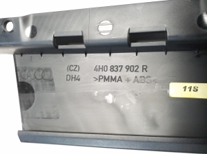 AUDI A8 D4 (2010–2017) Esiukse muu osa 4H0837902R - 3