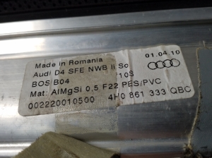 AUDI A8 D4 (2010–2017) Tagumise külgukse päikesekardin 4H0861333 - 2