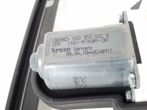 AUDI A8 D4 (2010–2017) Aizmugurējo durvju logu pacēlājs 4H0839461B - 2