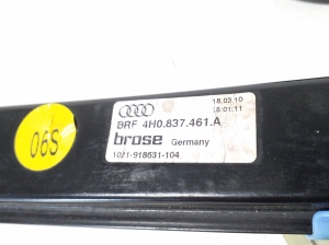 AUDI A8 D4 (2010–2017) Priekšējo durvju logu pacēlājs 4H0837461A - 2