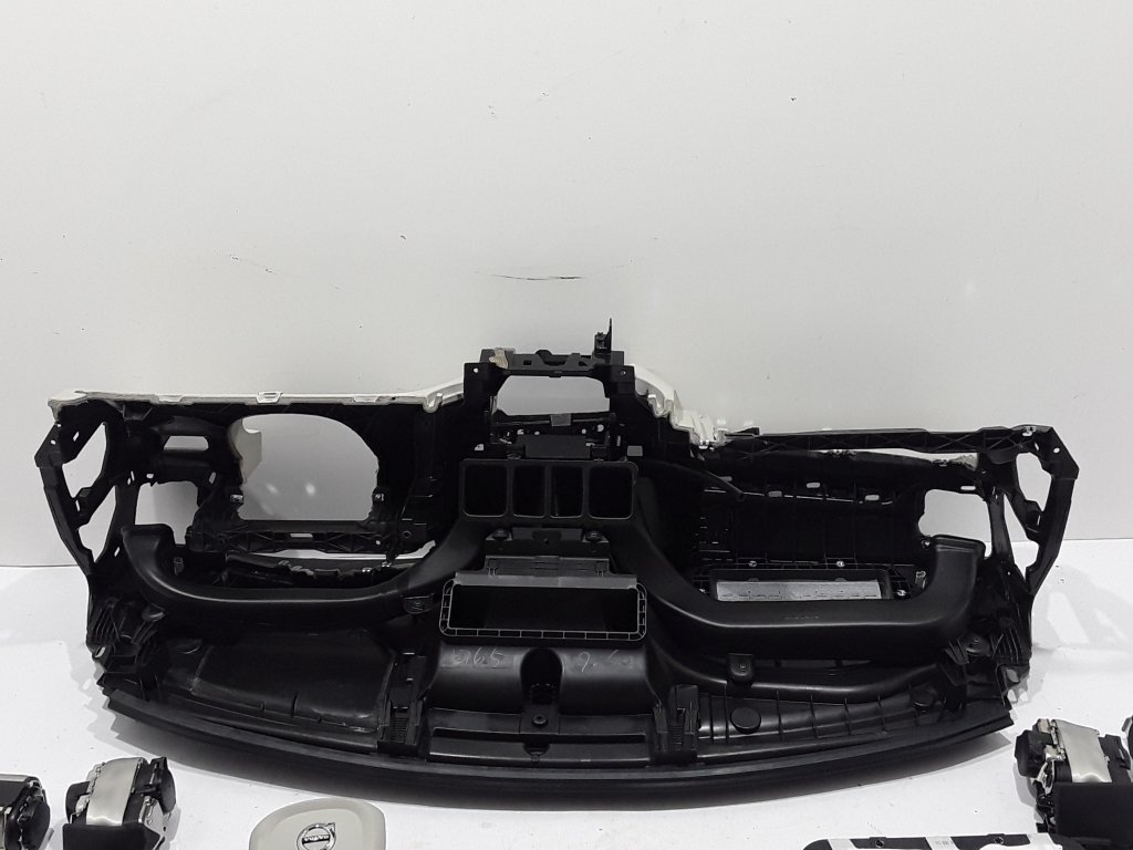 VOLVO XC60 2 generation (2017-2024) Tableau de bord 31417557 22408194