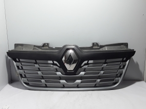  Front grille 