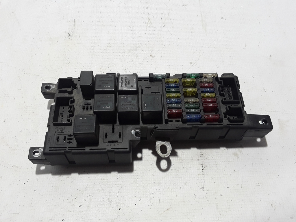 Used Volvo Xc70 Fuse Box In The Cabin 7133