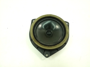   Rear side door speaker 