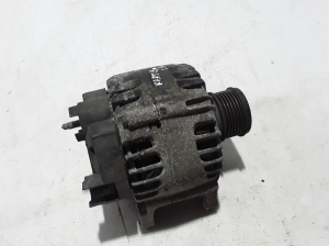 RENAULT Captur (2013–2019) Lichtmaschine 231007865R - 3