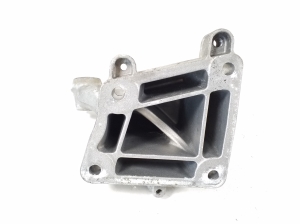 Mercedes Benz R-Class 251 (2006–2017) Engine bracket A6422233204 - 3