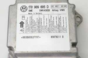 Volkswagen Touran I (2003–2010) Airbag module 1T0909605D - 4