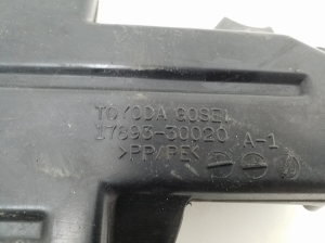TOYOTA Land Cruiser 120 (2002–2009) Sonstiges Teil des Luftfiltergehäuses 1789330020 - 3