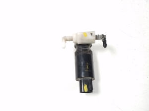 Mercedes Benz R-Class 251 (2006–2017) Front windshield washer pump A1648690421 - 4