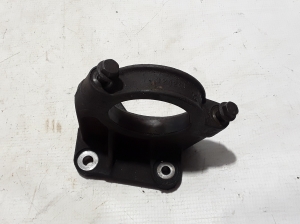 VOLVO XC70 (2000–2007) Front drive shaft bracket 9143465 - 3