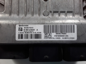 Citroen C4 Picasso (2013–2018) Motora vadības bloks 9808376980 - 3