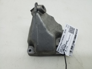  Engine holder 