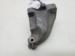  Engine holder 