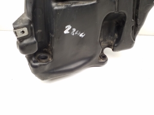  Windscreen washer tank front 