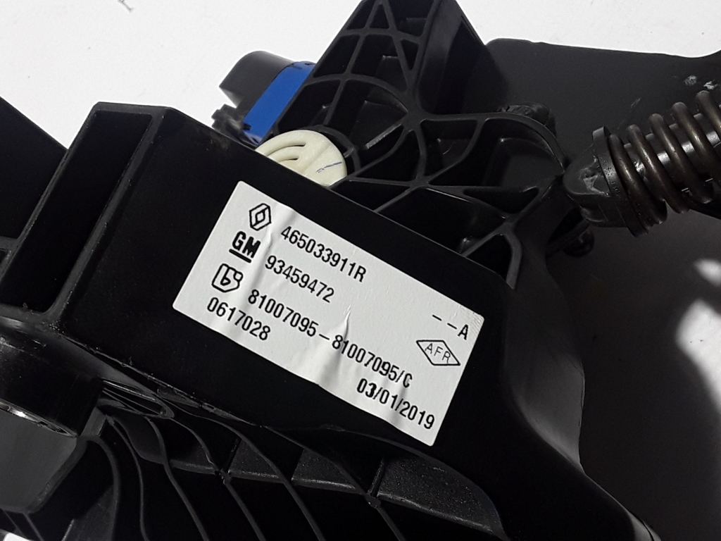 Used RENAULT Trafic Pedal clutch 465033911R