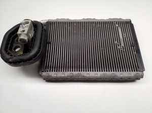   Radiator interior air conditioning 