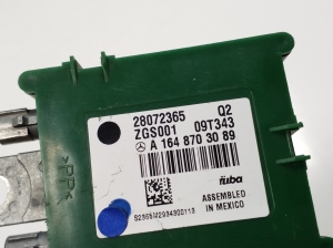 Mercedes Benz R-Class 251 (2006–2017) Antenna amplifier A1648703089 - 2