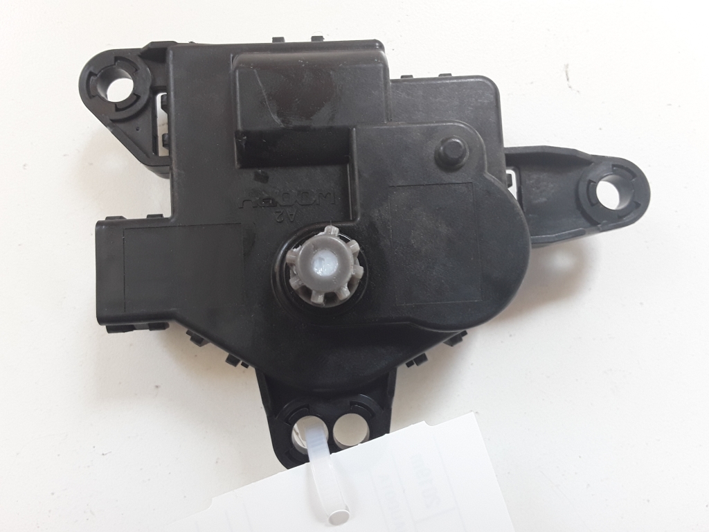 HYUNDAI Ioniq AE (2016-2023) Клапаны управления внутренним подогревом D267CWFAB01 27798606