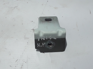RENAULT Trafic III (2014–2022) Esiporitiiva kinnitus 631425089R - 2