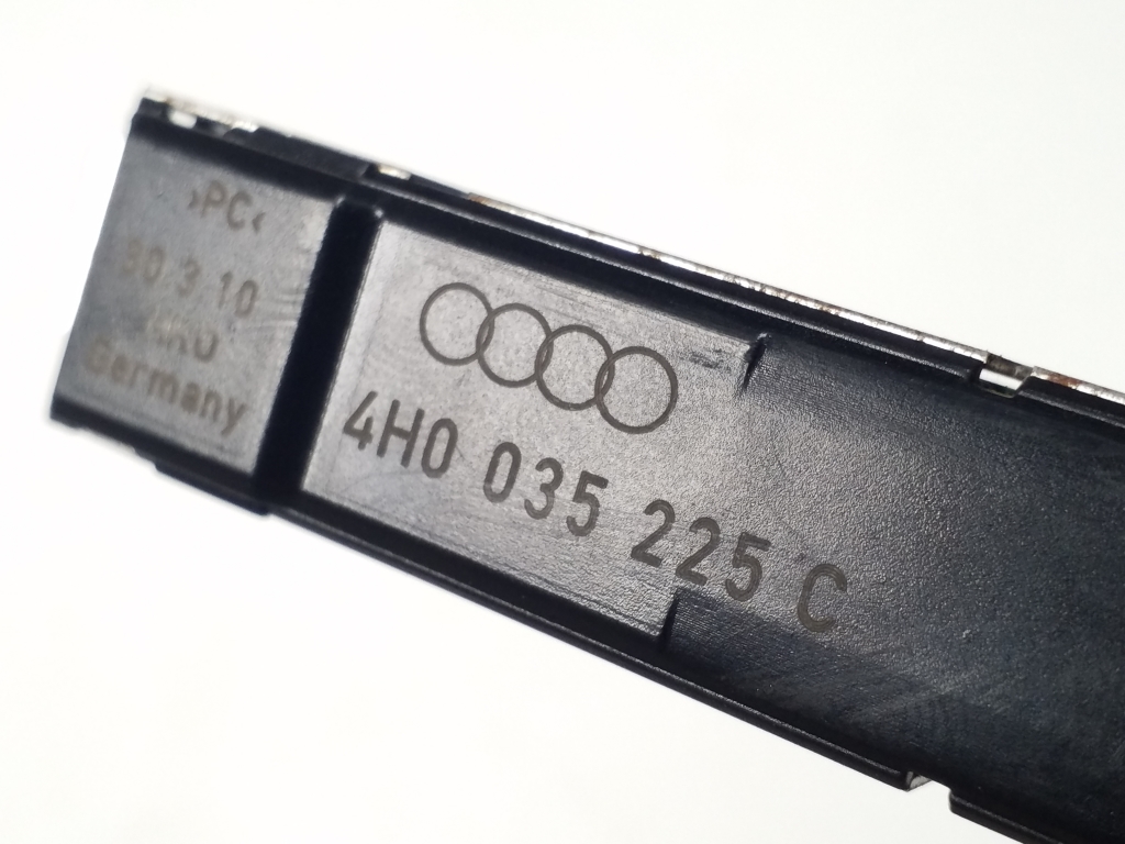 AUDI A8 D4/4H (2010-2018) Bootlid Antenna Amplifier 4H0035225C 21919770