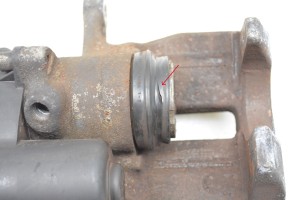 AUDI A4 B8 (2007–2016) Rear brake caliper 32335478E - 3