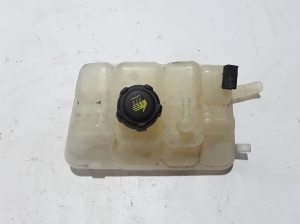   Coolant reservoir  - 217104048R 