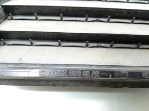 Mercedes Benz S-Class 222 (2013–2020) Lüftungsgitter Kotflügel hinten A2228300142 - 2