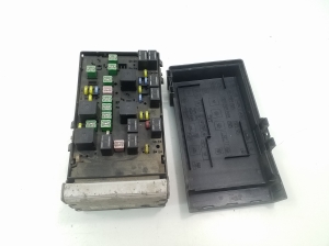 Chrysler Town Country IV (2000–2007) Kaitsmeploki hoidik kapoti all 5144579AB - 2