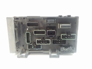 Chrysler Town Country IV (2000–2007) Kaitsmeploki hoidik kapoti all 5144579AB - 3