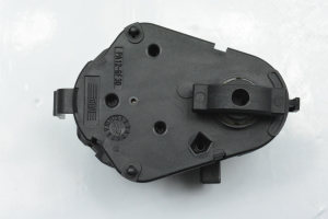 BMW 5 SERIES E60 (2003–2010) Heater flap actuator 6942993 - 2