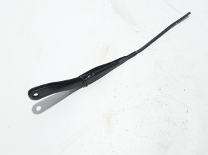  Windshield wiper blade 