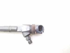  Fuel injector 