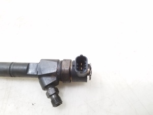  Fuel injector 