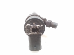  Fuel injector 