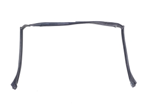  Windscreen rim 