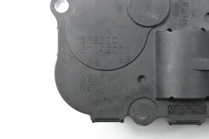 AUDI A4 B7 (2004–2008) Salongi soojenduse klapi mootor 410475520 - 4