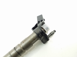  Fuel injector 