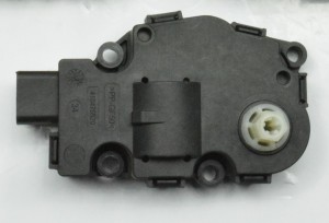 Mercedes Benz C-Class 204 (2007–2014) Salongi soojenduse klapi mootor 412650750 - 3