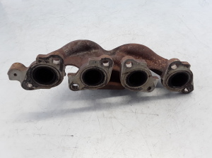  Exhaust manifold 