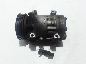   Air conditioner compressor 