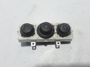  Interior shoulder control panel 