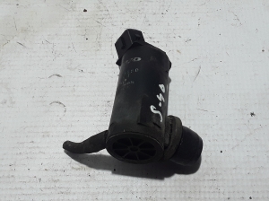 VOLVO S40 I (1995–2004) Front windshield washer pump - 3