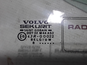 VOLVO S40 I (1995–2004) Priekšējo durvju stikls 30802905 - 3
